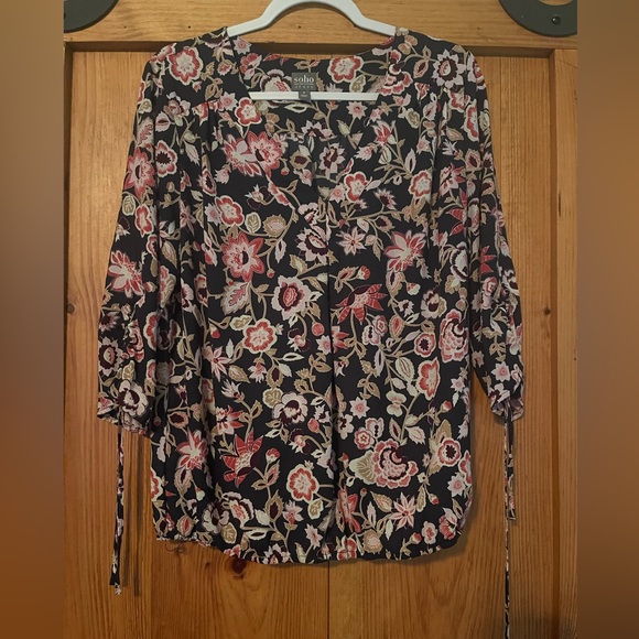 New York and Company Blouse - Picture 2 of 3